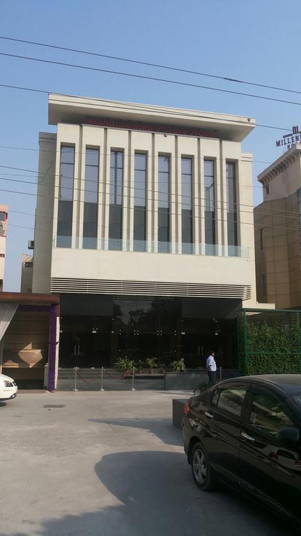 Mahalakshmi Palace Hotel Faridabad Exterior photo